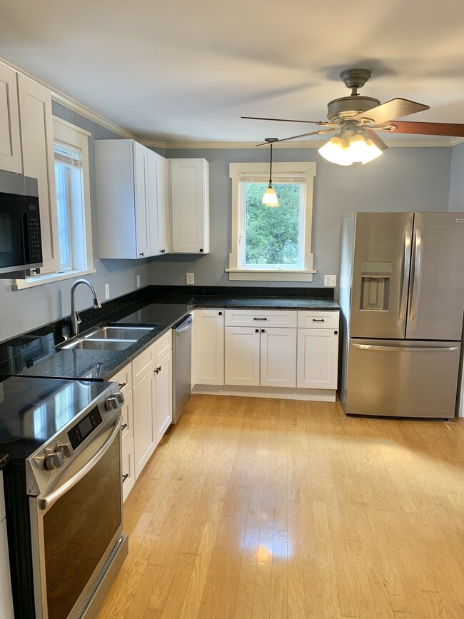 Photo - 252 Grove St