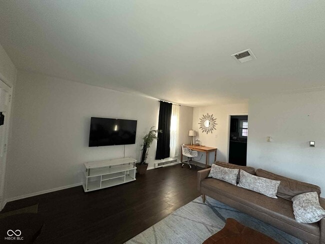 Photo - 702 E Thompson Rd