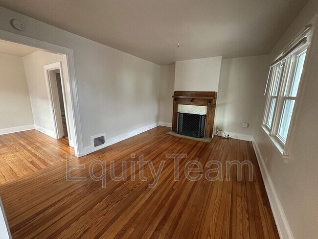 Photo - 3905 Isabella Ave