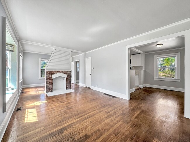 Photo - 2 bedroom 1 bath bungalow in the heart of ...