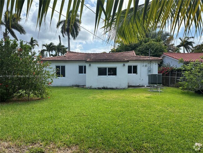 Building Photo - 2155 Biarritz Dr Rental