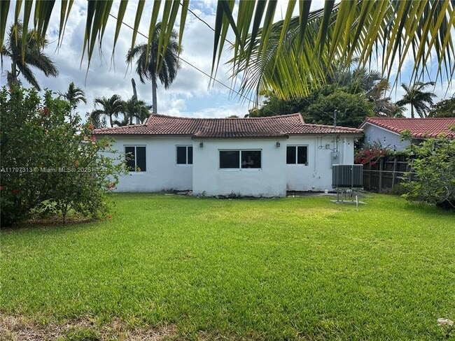 Photo - 2155 Biarritz Dr House