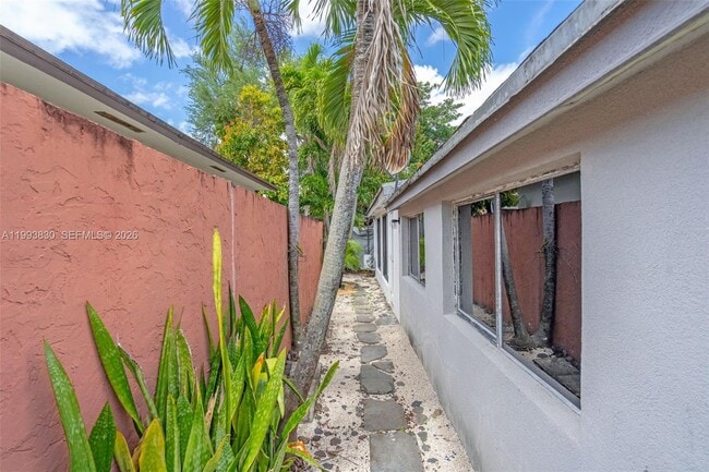 Photo - 6295 SW 29th St Unidad 1