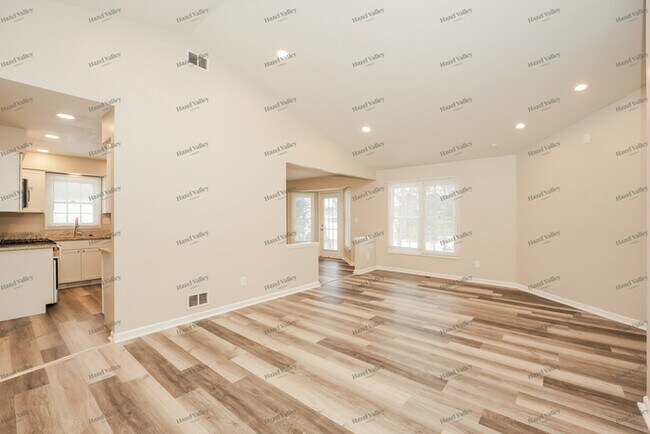 Photo - 15343 Sassafras Dr