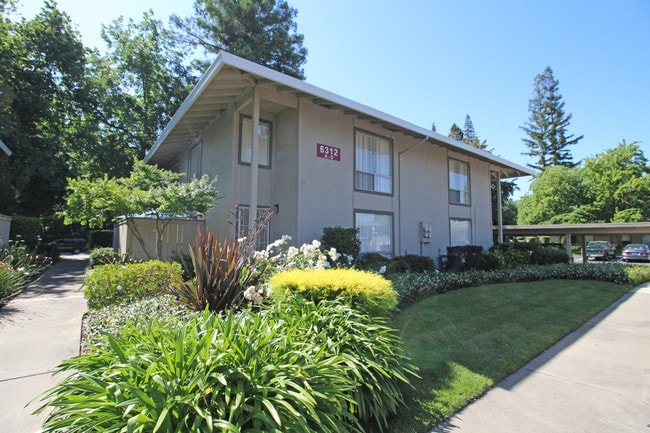 River Cove Apartments