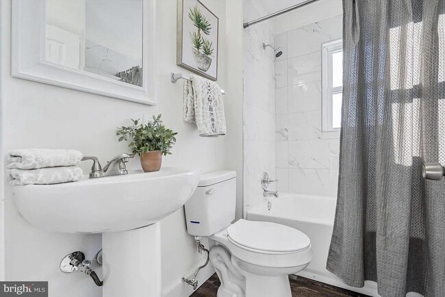 Photo - 3925 Chesterfield Ave