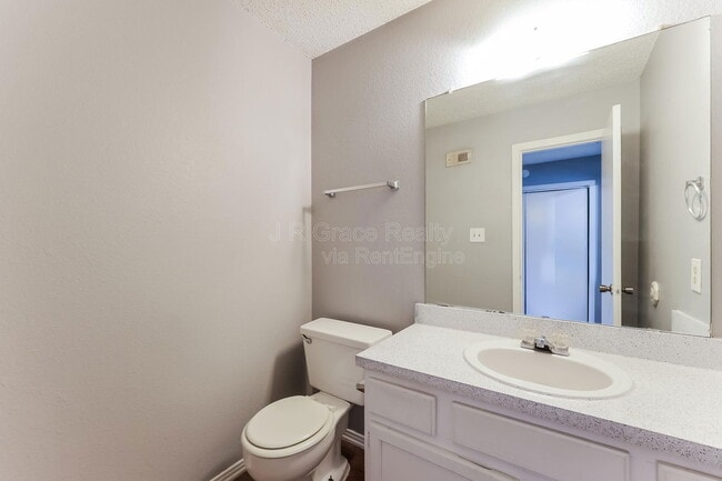 Photo - 5927 Shadydell Dr