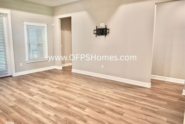 Photo - 4bed Home within Walking Distance to Sound