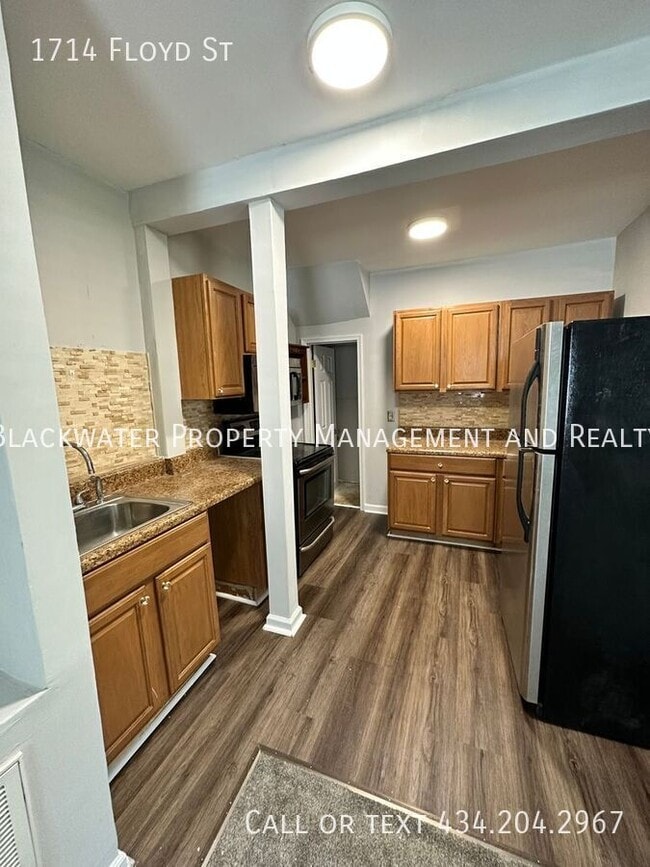 Photo - 1714 Floyd St