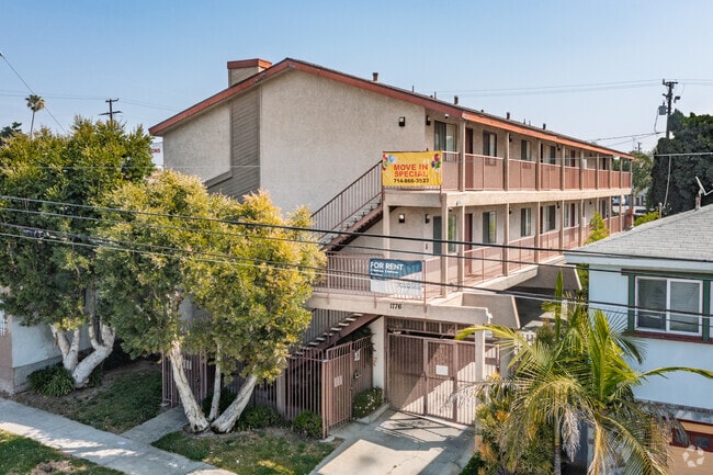 Building Photo - 1776 Temple Ave