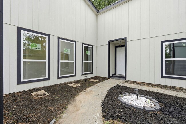 5603 Circlegate Dr