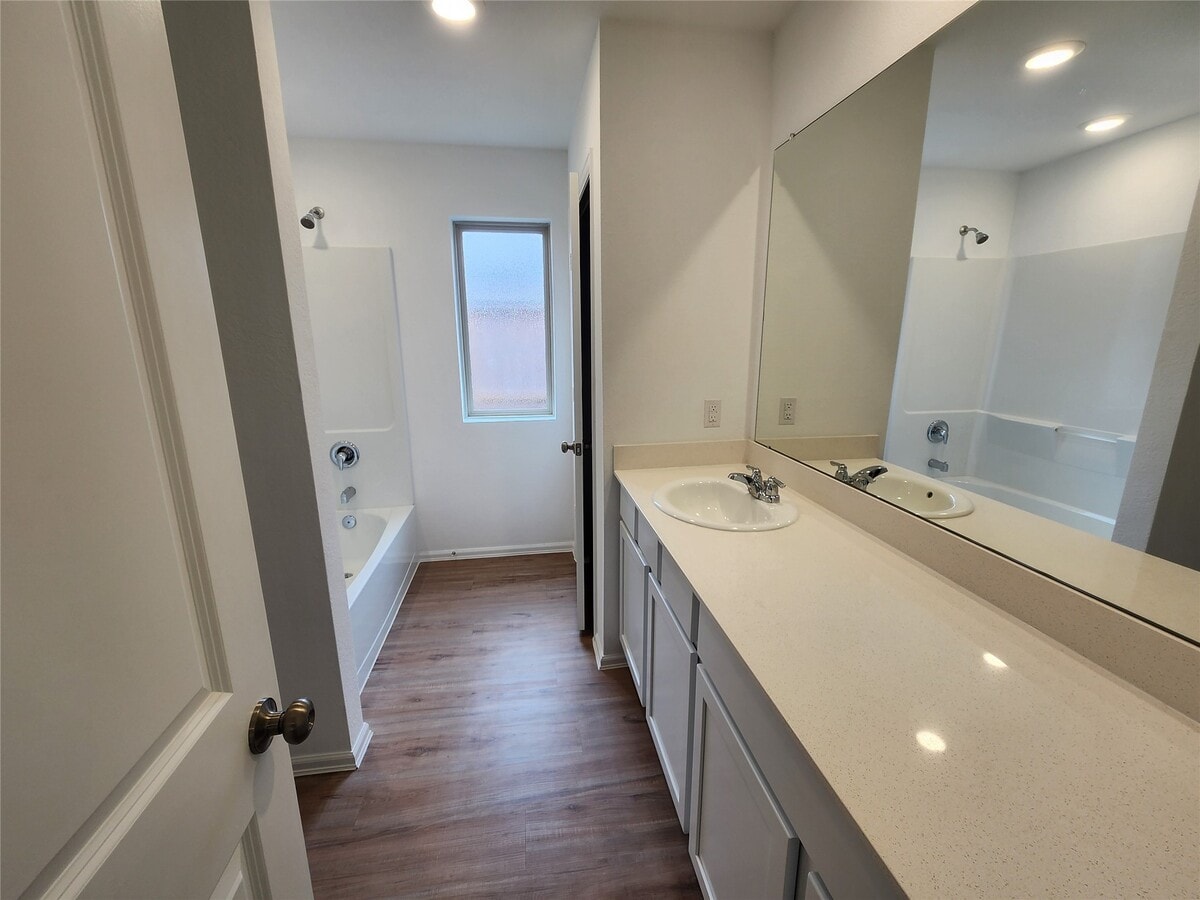 Photo - 1954 Ballesteros St