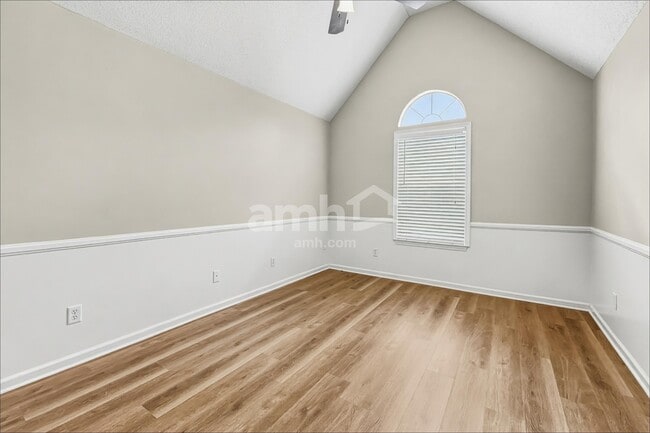 Photo - 128 Barrington Rd