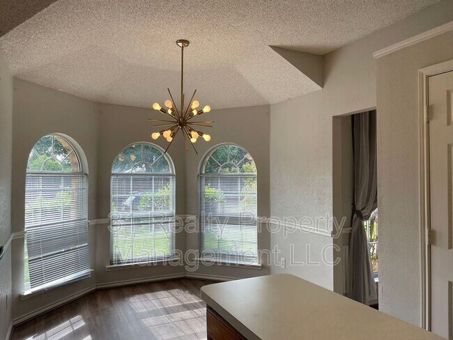 Photo - 1304 Rosewood Ln