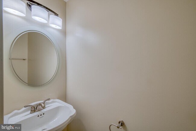 Photo - 13301 Burkitts Rd