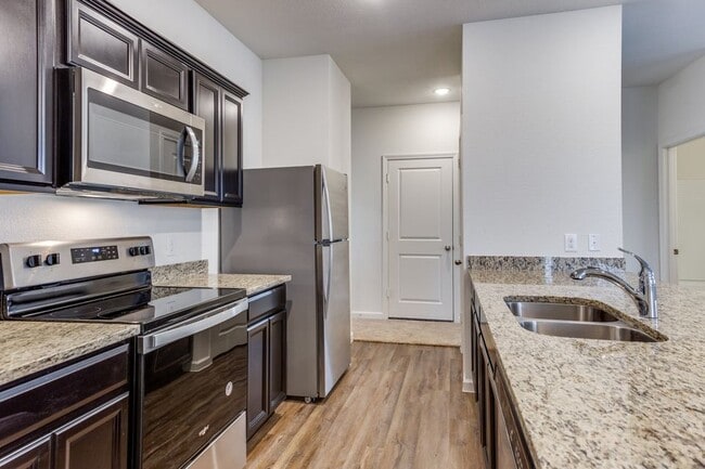 Photo - 205 Briar Cv