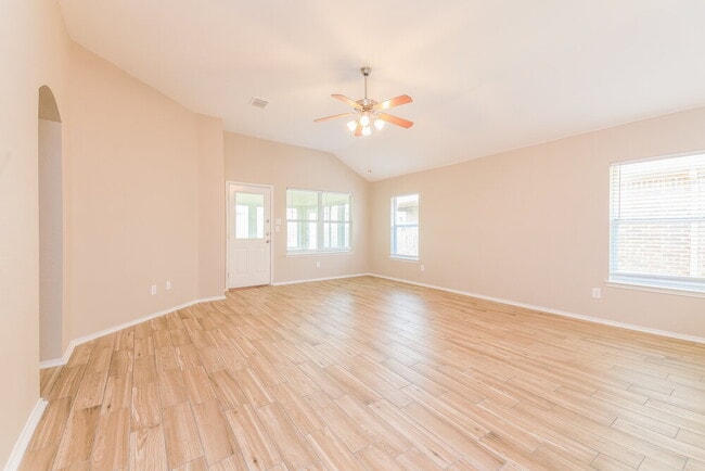 Photo - 709 Fireberry Dr