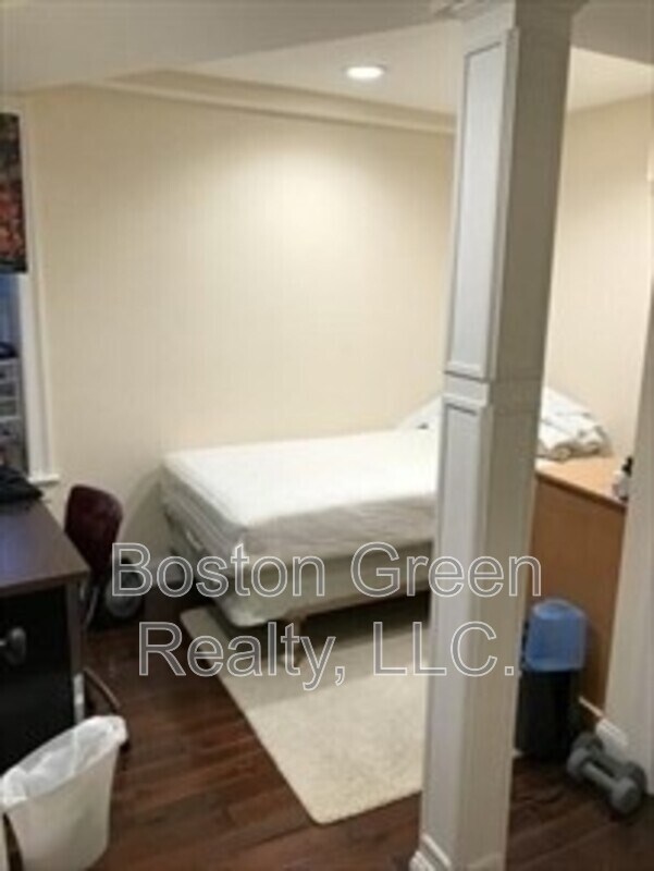 Photo - 140 Marcella St