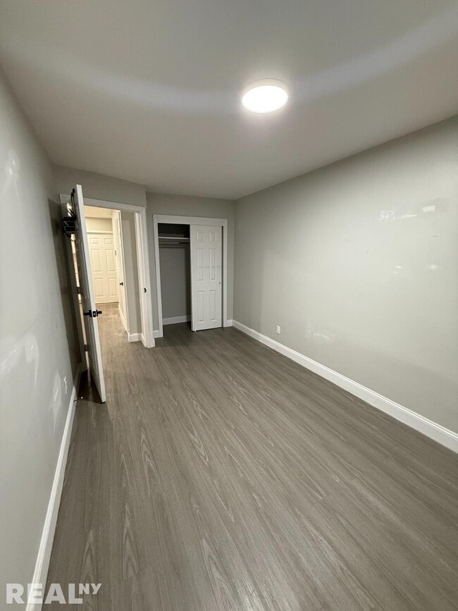 Photo - 140-71 Burden Crescent Unit 1