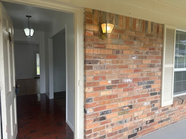 Photo - 2213 Suanne Dr