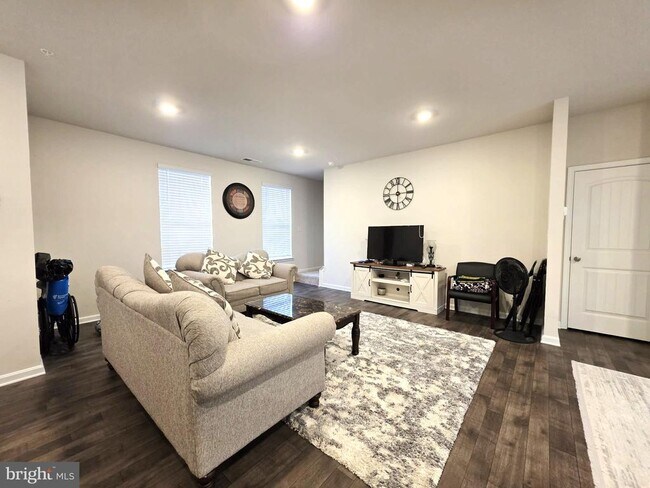 Photo - 407 Stream Valley Ct