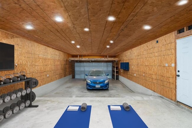 Photo - 5911 Steiner