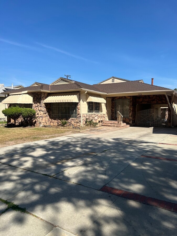 Photo - 13216 McKinley Ave