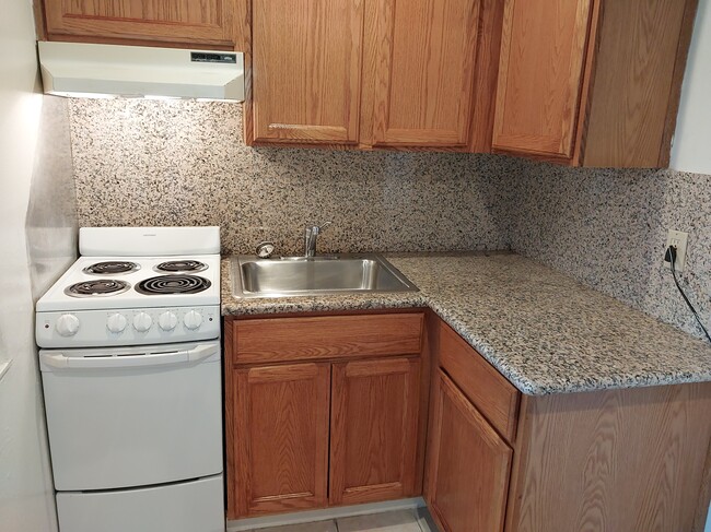 Building Photo - 550 Ortega Ave Unit 12 Rental