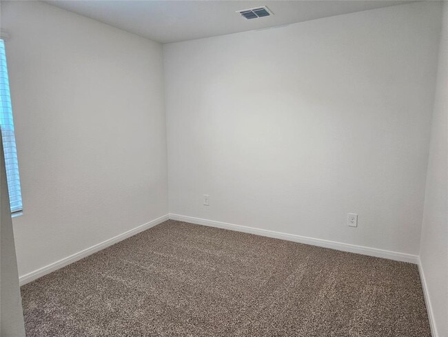 Photo - 298 Denali Dr