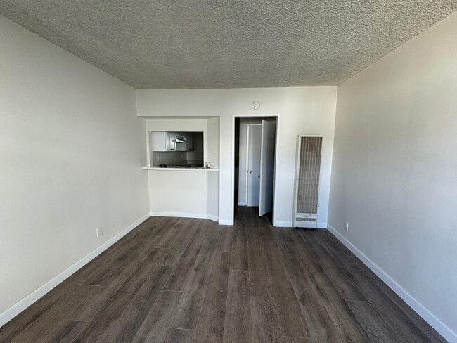 Emerald Apartments