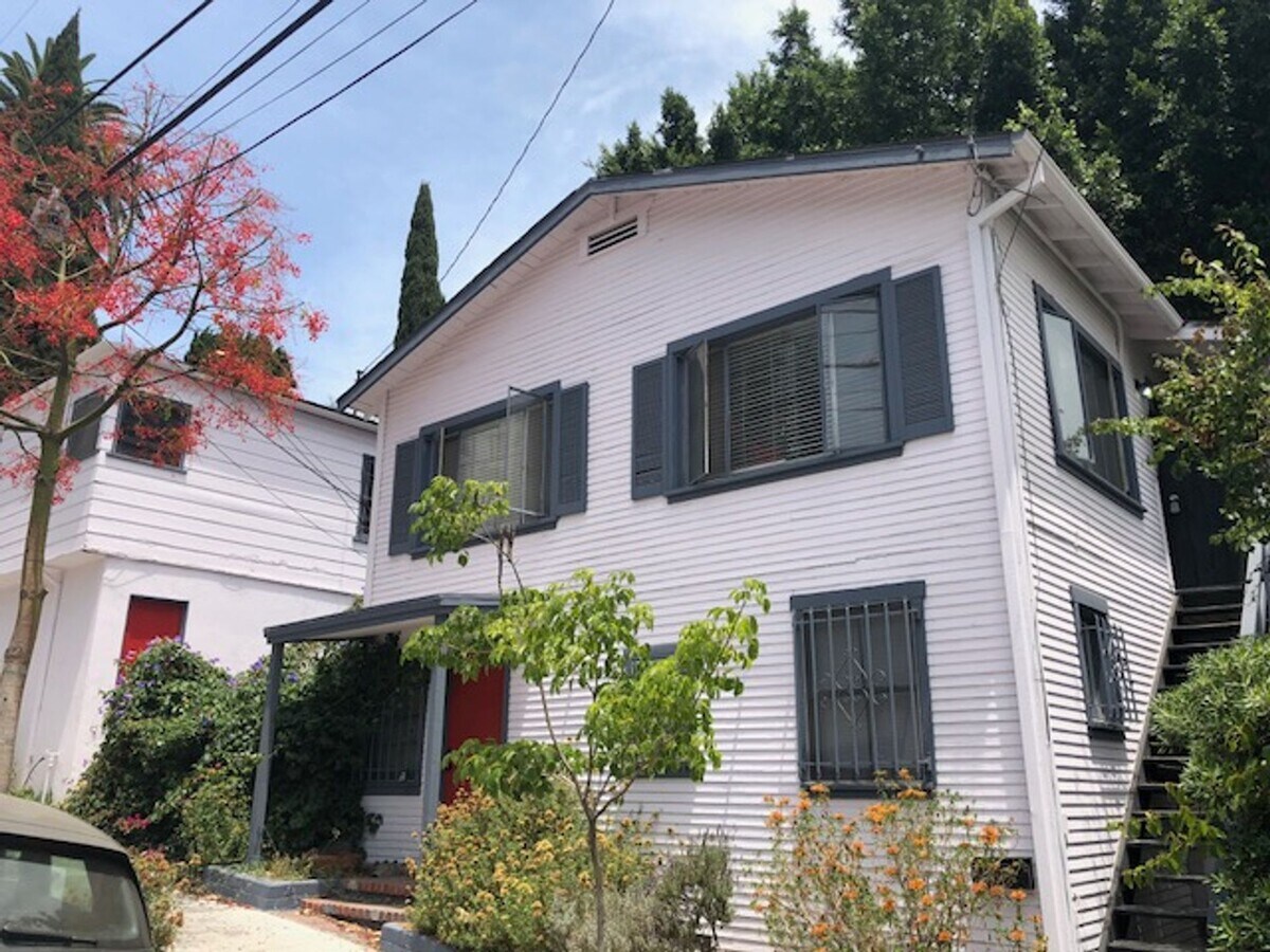 Photo - 984 Larrabee Apartamentos