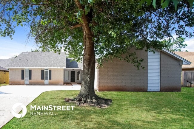 Building Photo - 3800 NW 125th St