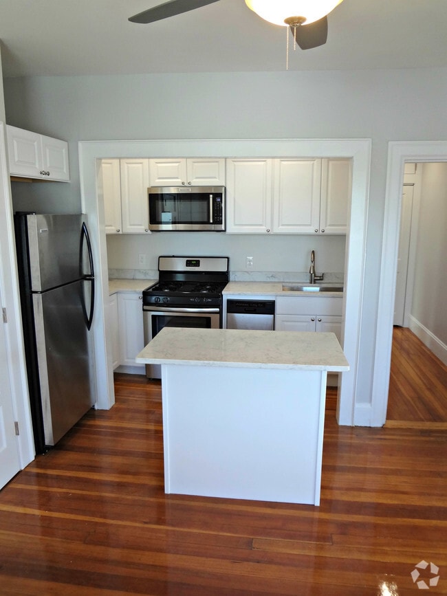 Building Photo - 2 Brown Terrace Rental