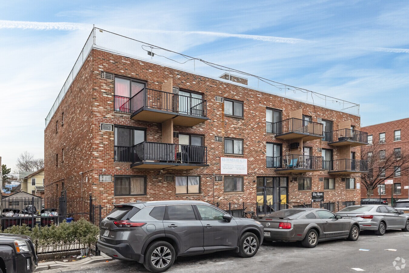 3906 62nd St - 3906 62nd St Apartments