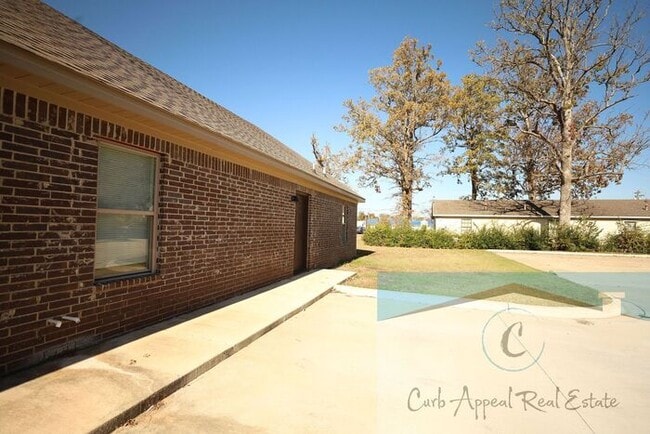 Photo - Move in special $800!! Luxury 2 bed, 1 bath duplex - recent construction!! Washer, dryer and inte...