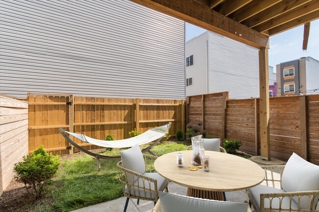 Private back yard - 321 W Berks St Unit 1