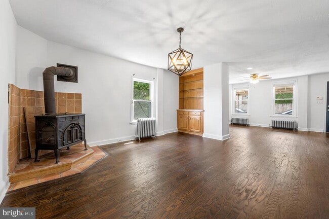 Photo - 153 Jones St