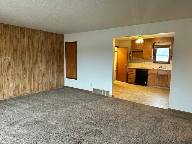 Photo - 1901 Elm Ave