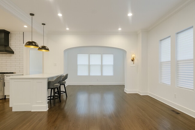 Photo - 7937 S Crandon Ave