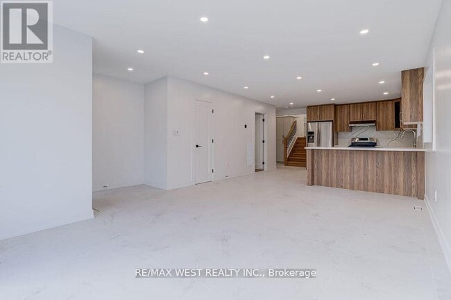 Photo - 152 Clarence St