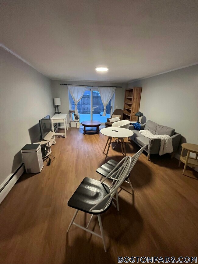 Photo - 110 Babcock St Unidad P2