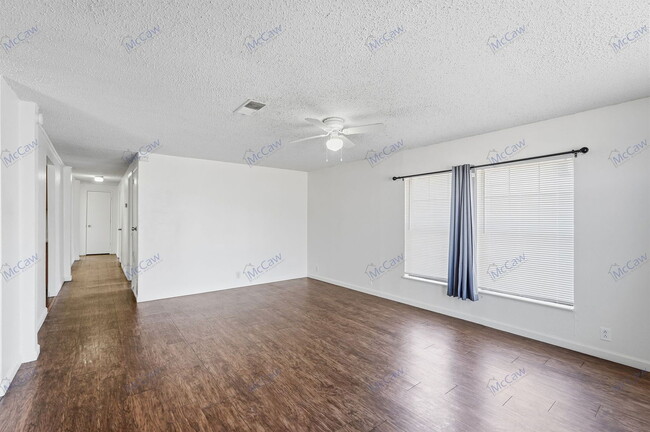 Photo - 14614 Seminole Dr