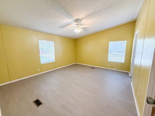 Photo - 4506 Legend Falls