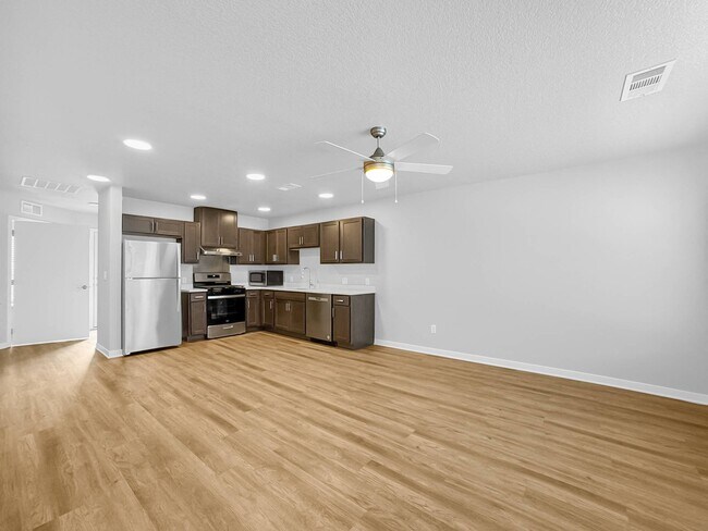 Photo - Hawthorne Pointe