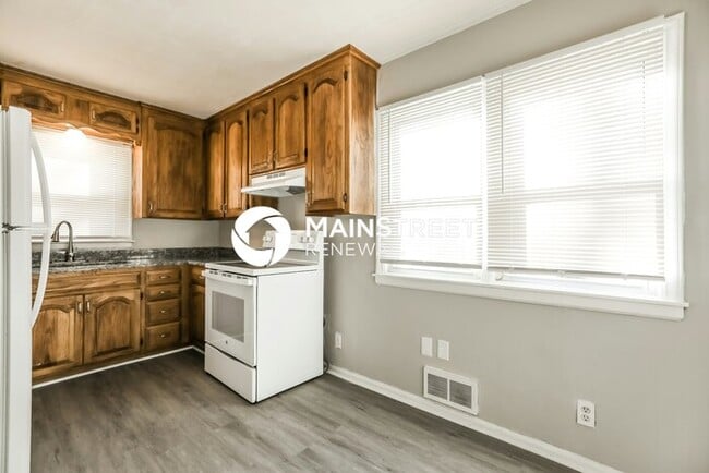 3 Bedroom Pet-Friendly Home in Kansas City, MO with Main Street Renewal