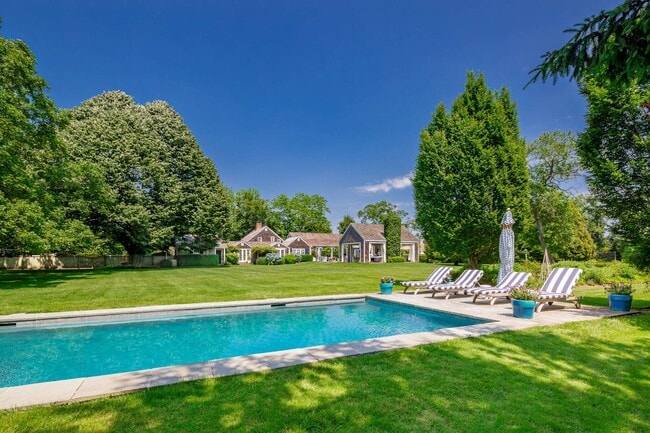 Photo - 265 Mecox Road