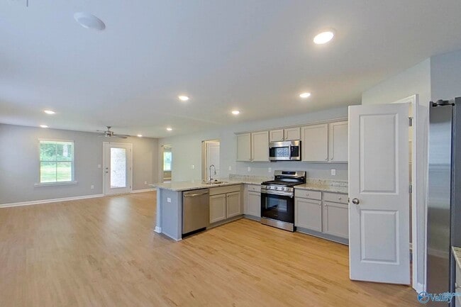 649 June St