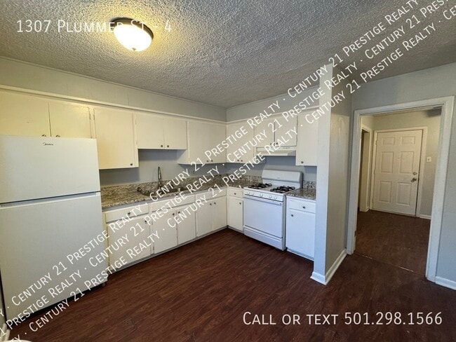 Photo - 1307 Plummer St Unidad 4