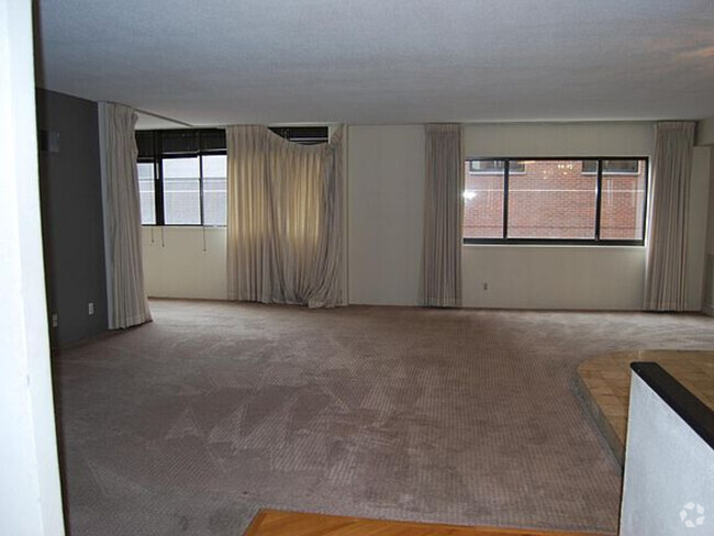 Building Photo - 1551 Larimer St Unit #apt 2803