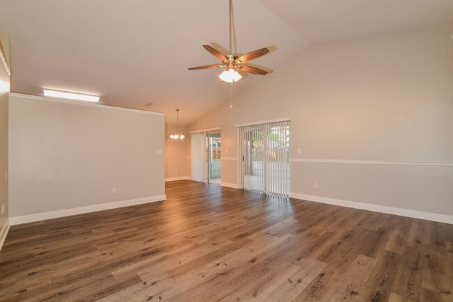 Photo - 935 Brightview Dr